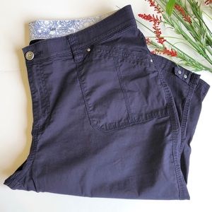 LEE Comfort Waistband Navy EUC Capris Size 18W